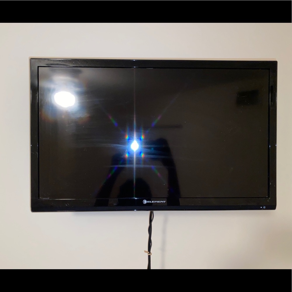 24” Element TV - Picture 2 of 7